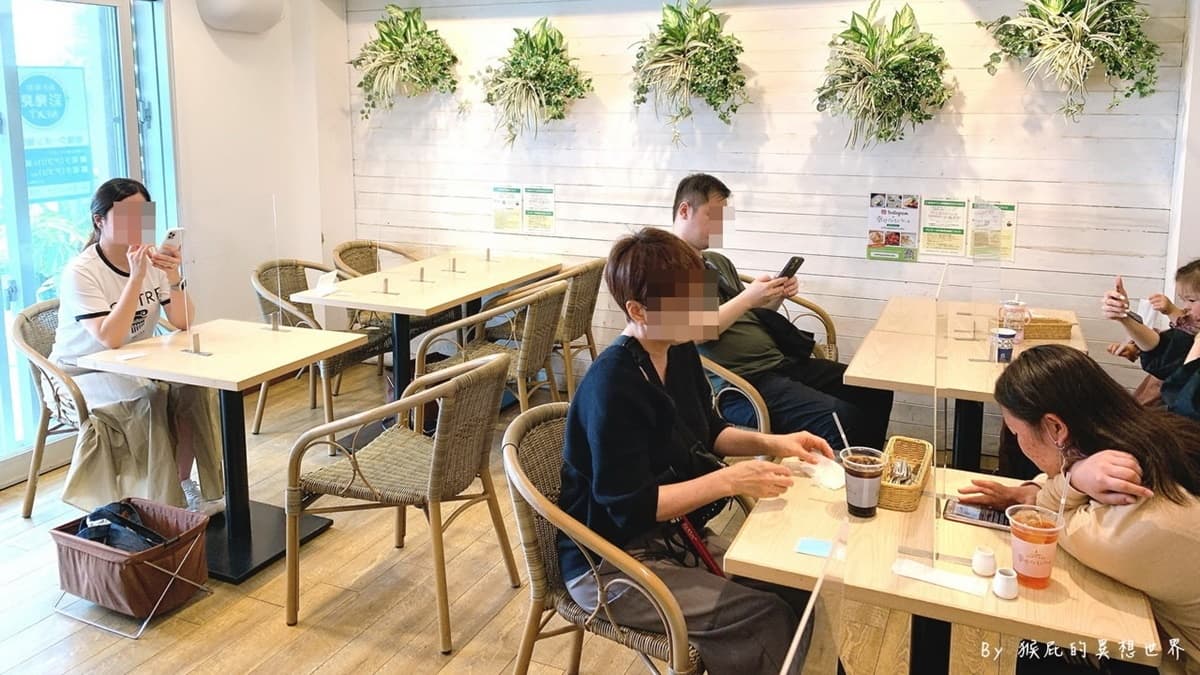 店家有室內跟戶外座位，室內有冷氣很不錯。（圖片來源：猴屁的異想世界）