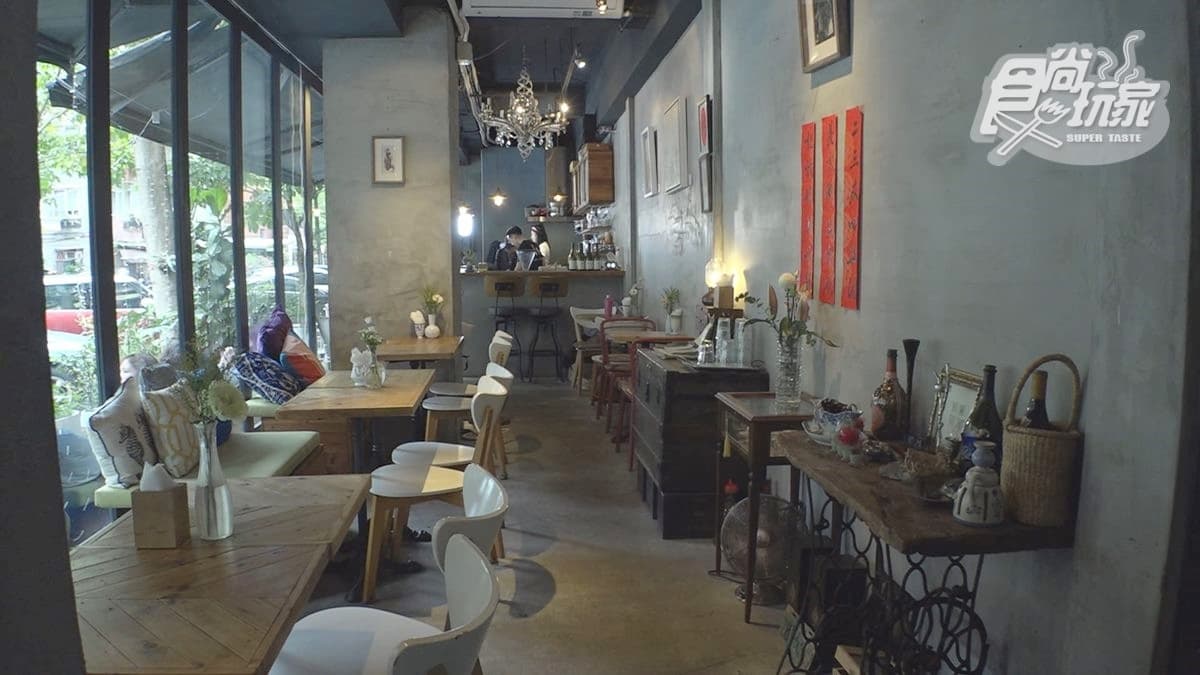 「AW Cafe Wine Bistro」是很適合三五好友聚會的好地方。