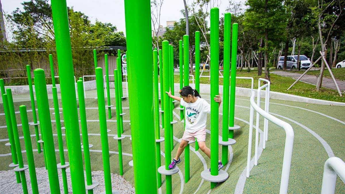 穿梭在竹林攀爬架裡，會有種在拍武俠電影的錯覺。（圖片來源：史努比遊樂園）
