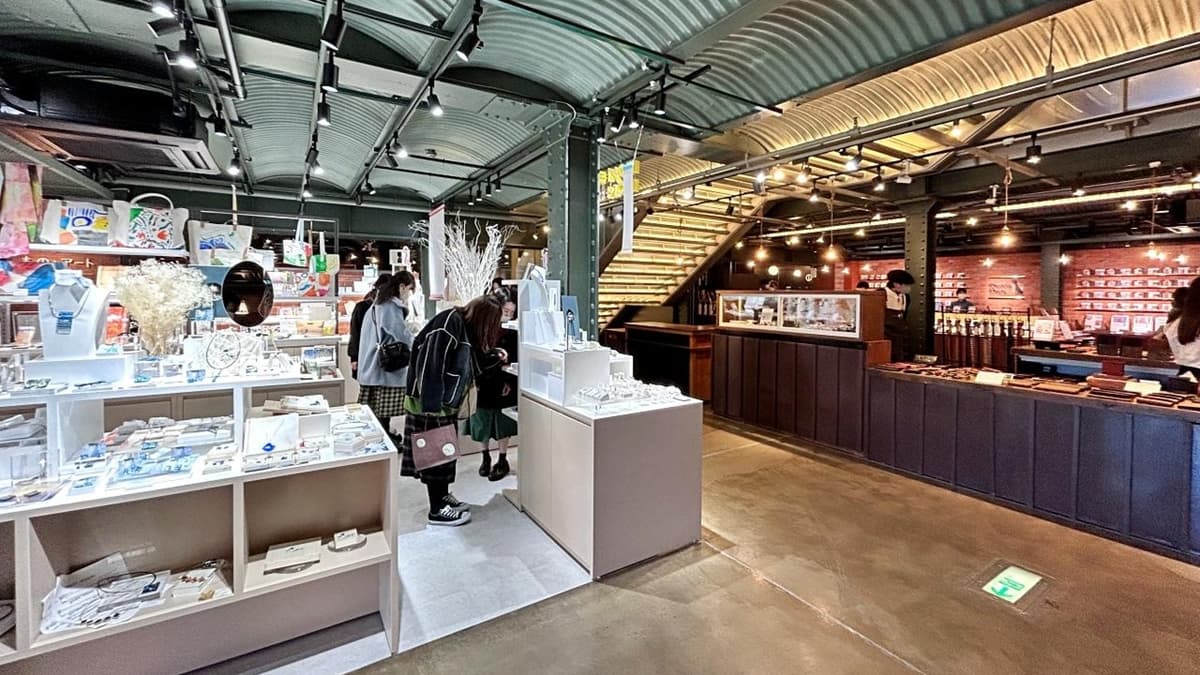 園區聚集了文創商店、特色餐廳，是東京年輕人週末最愛逛的１日遊首選。（圖片來源：凱的食尚日記）