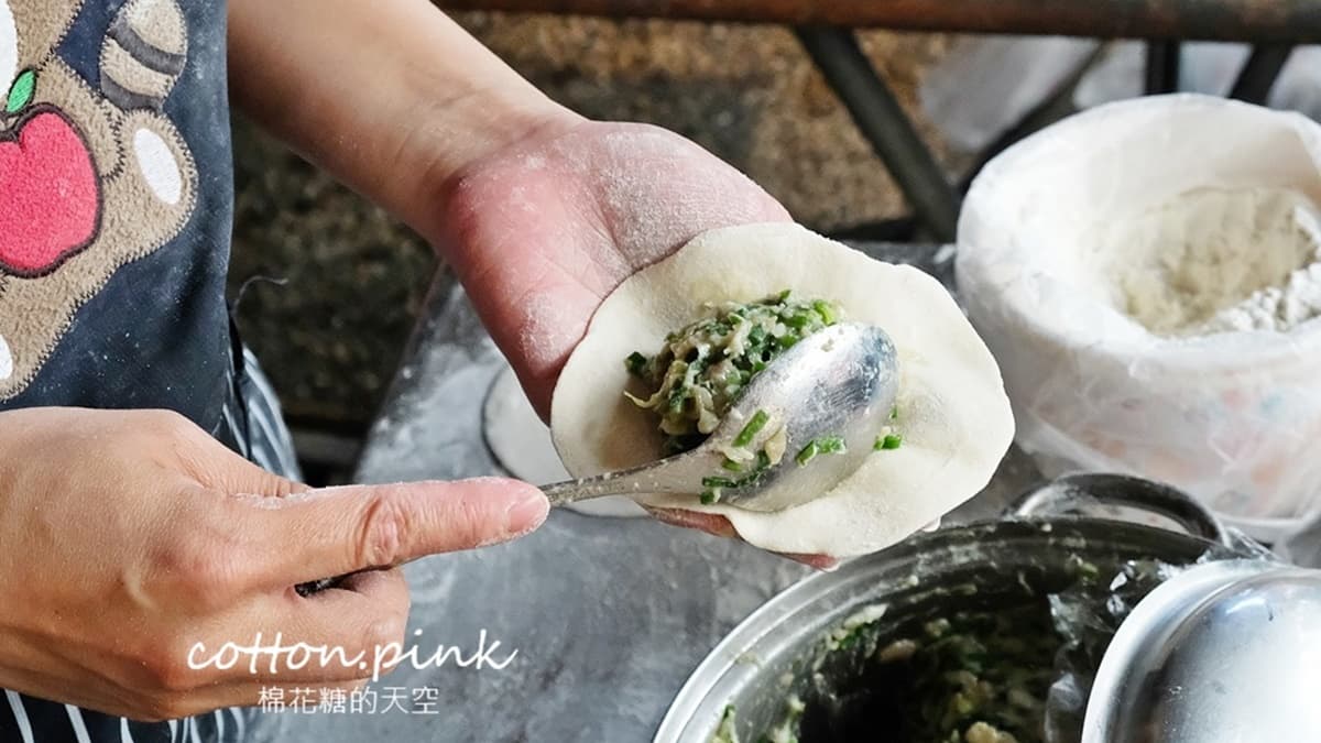 麵皮和餡料都是老闆娘現擀現做。（圖片來源：棉花糖的天空）