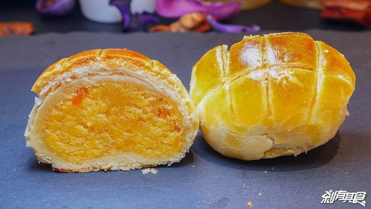 「菠蘿奶黃綠豆PON」看起來就像小顆的菠蘿麵包，顏色看起來十分誘人。（圖片來源：剎有其食）