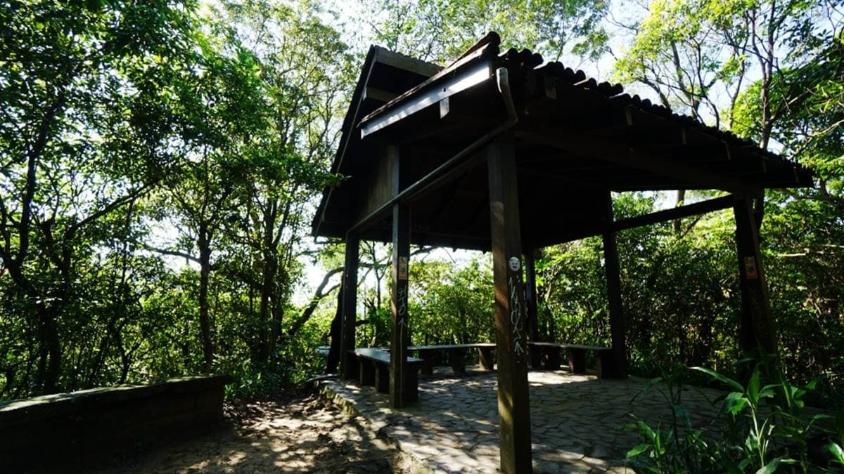 沿途設有涼亭供山友休憩使用，不用怕走太久找不到地方休息。（圖片來源：17jump）