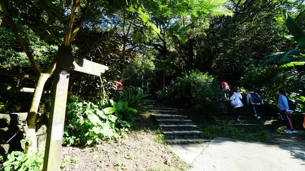 「金面山親山步道」登山口位於內湖區環山路一段。（圖片來源：17jump）