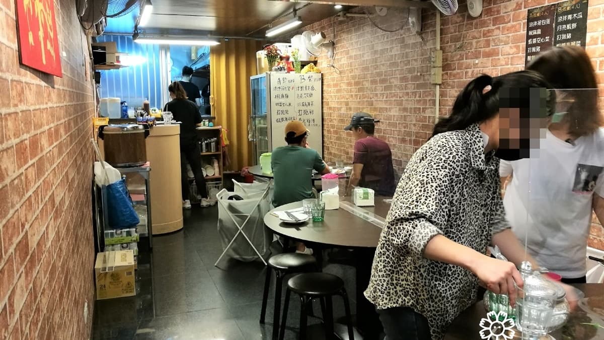 店內座位不多，想來品嘗美食建議先訂位。（圖片來源：花洛米一起去玩耍）