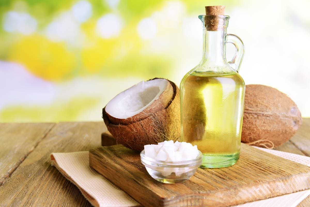 你家做菜也用？椰子油是「超級食物或十足毒藥」？專家：飽和脂肪約豬油２倍