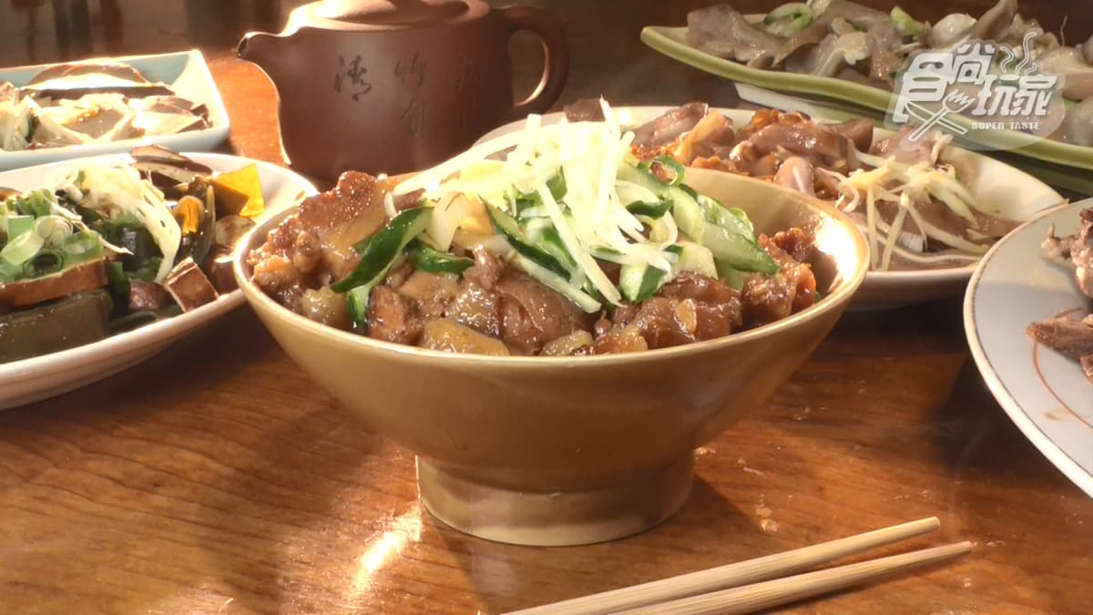 店裡的「爌肉飯」也是必點品項。