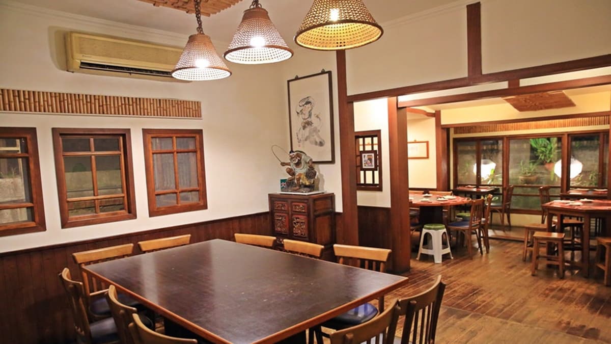 店內採日式格間與木地板裝潢，空間布置得相當典雅。（圖片來源：愛作夢的貓joci）