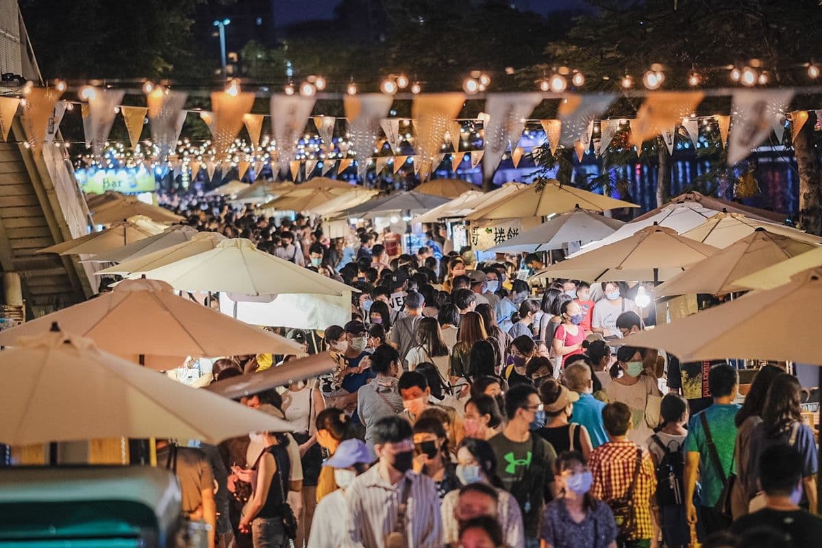只有2天!高雄「蔬食快閃市集」70家攤位一次逛,吃貨先衝「明宏拔絲地瓜」 只有2天!高雄「蔬食快閃市集」70家攤位一次逛,吃貨先衝「明宏拔絲地瓜」