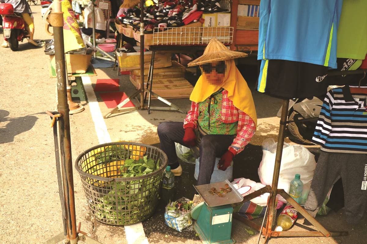 沒看過別說是台灣人！直擊「台味路邊攤」現場，夜市美食少「這東西」就是怪