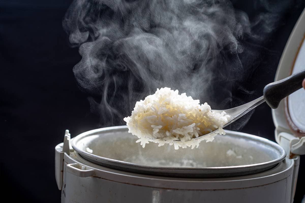 這樣煮白飯絕對不失敗!水原來要加到「這高度」,4步驟照做讓飯Q軟彈牙 這樣煮白飯絕對不失敗!水原來要加到「這高度」,4步驟照做讓飯Q軟彈牙