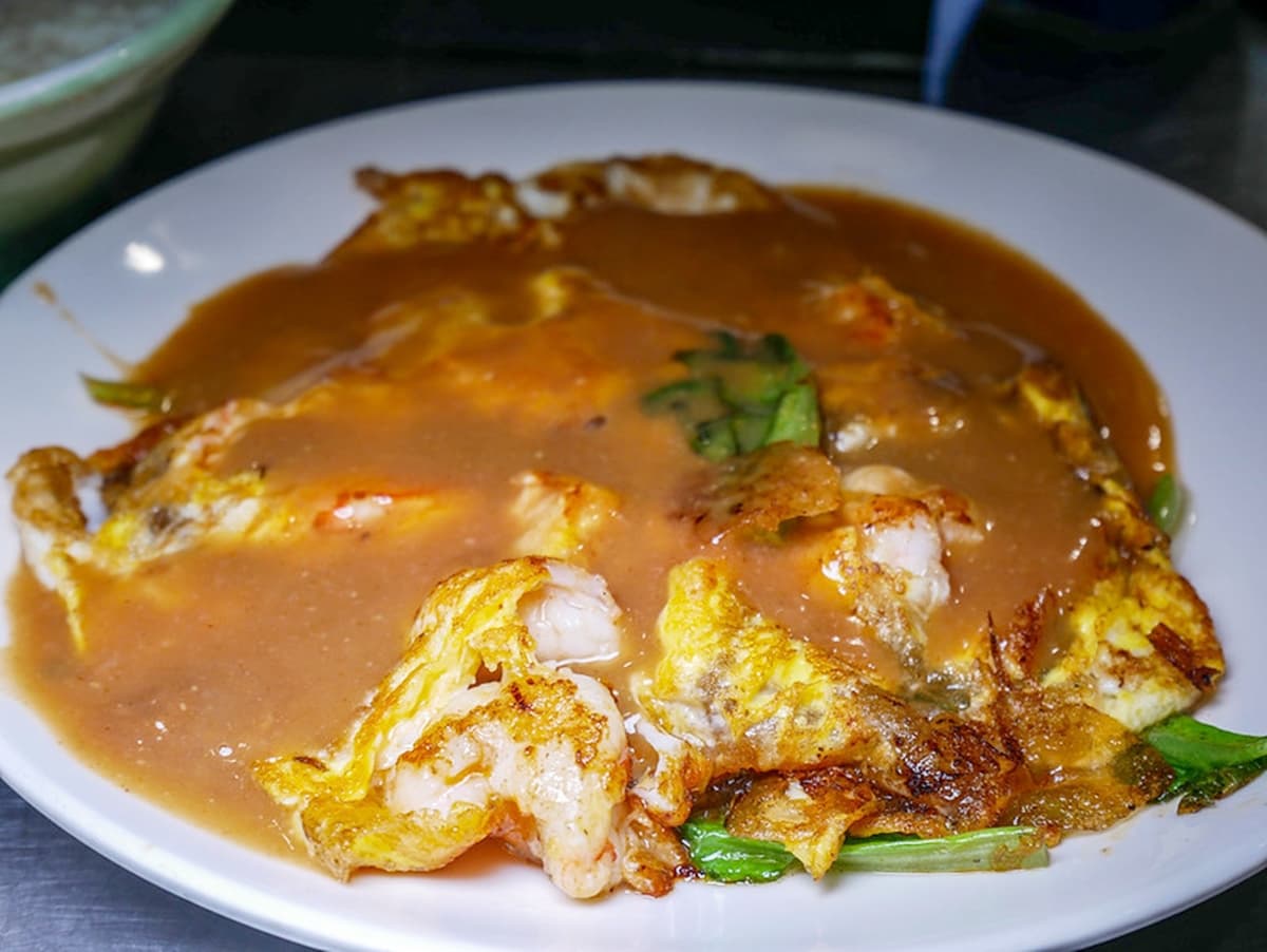 「20元香菇粥」太佛心！夜市50年小吃老饕最愛，必搭紅燒肉香酥唰嘴