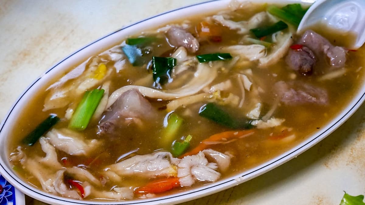 「蔥爆筋肚」湯汁很多，很適合配飯吃，相當下飯。（圖片來源：鄉民食堂）