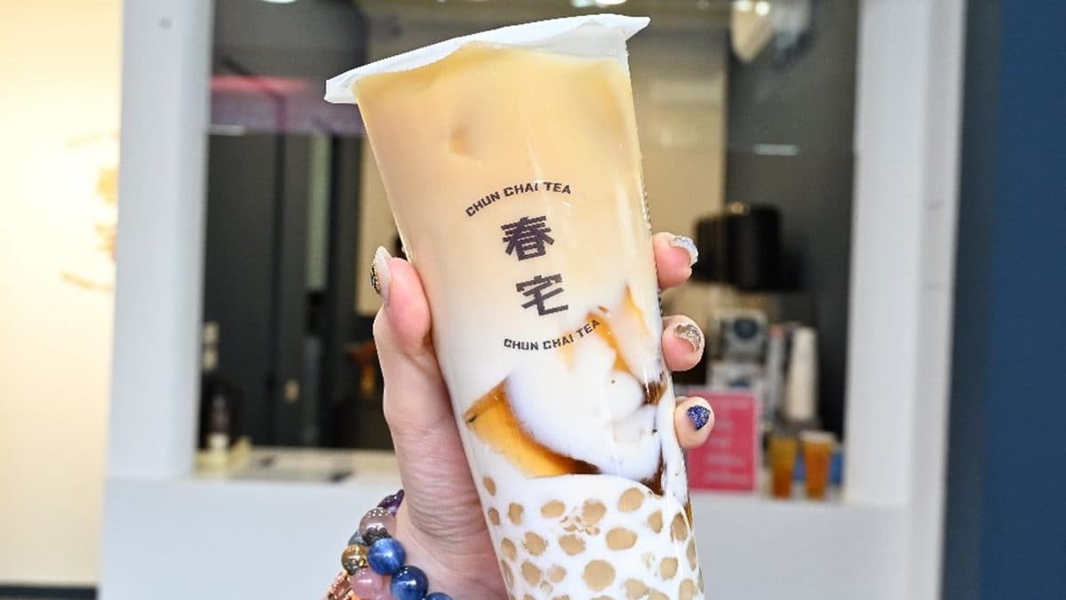 「白玉茶凍烏龍那堤」超美的漸層色令人著迷不已。（圖片來源：糖糖's 享食生活）