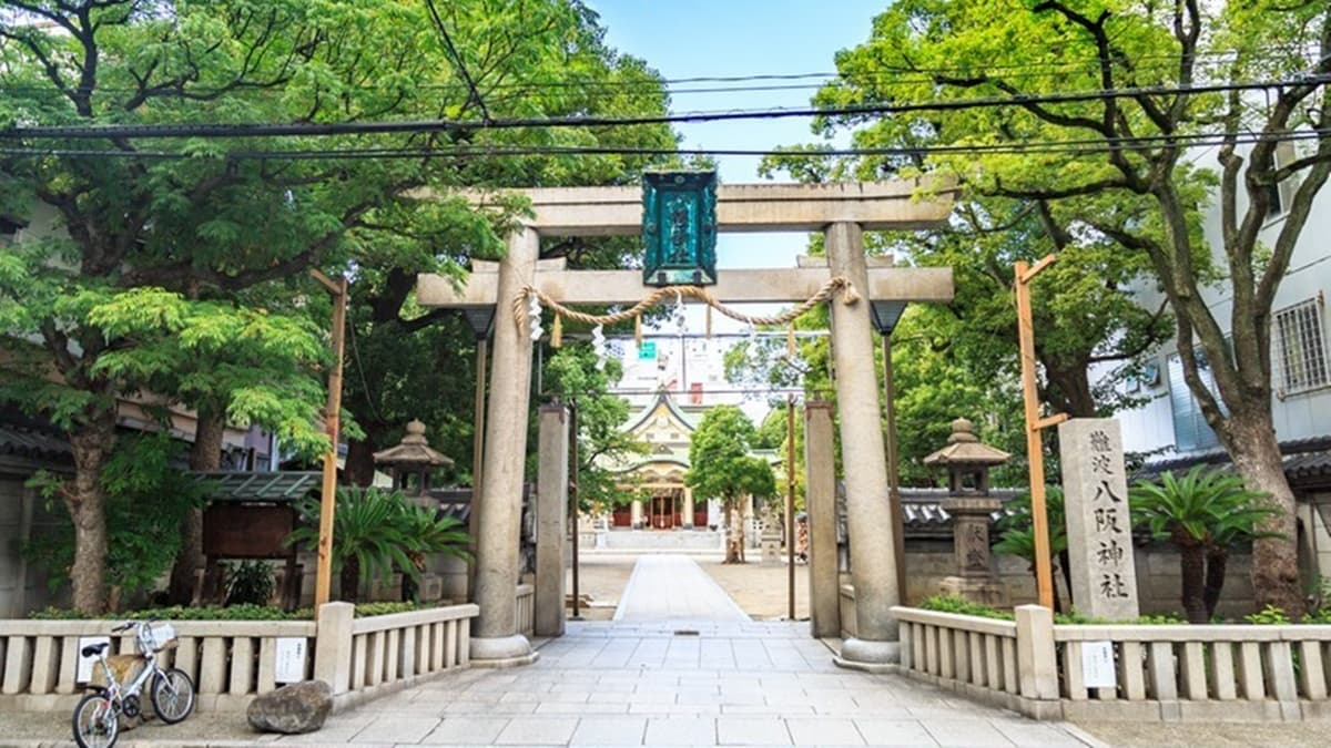 「難波八阪神社」創建於西元1000年以前，是鎮守難波地區的神社。（圖片來源：愛伯特吃喝玩樂全記錄）