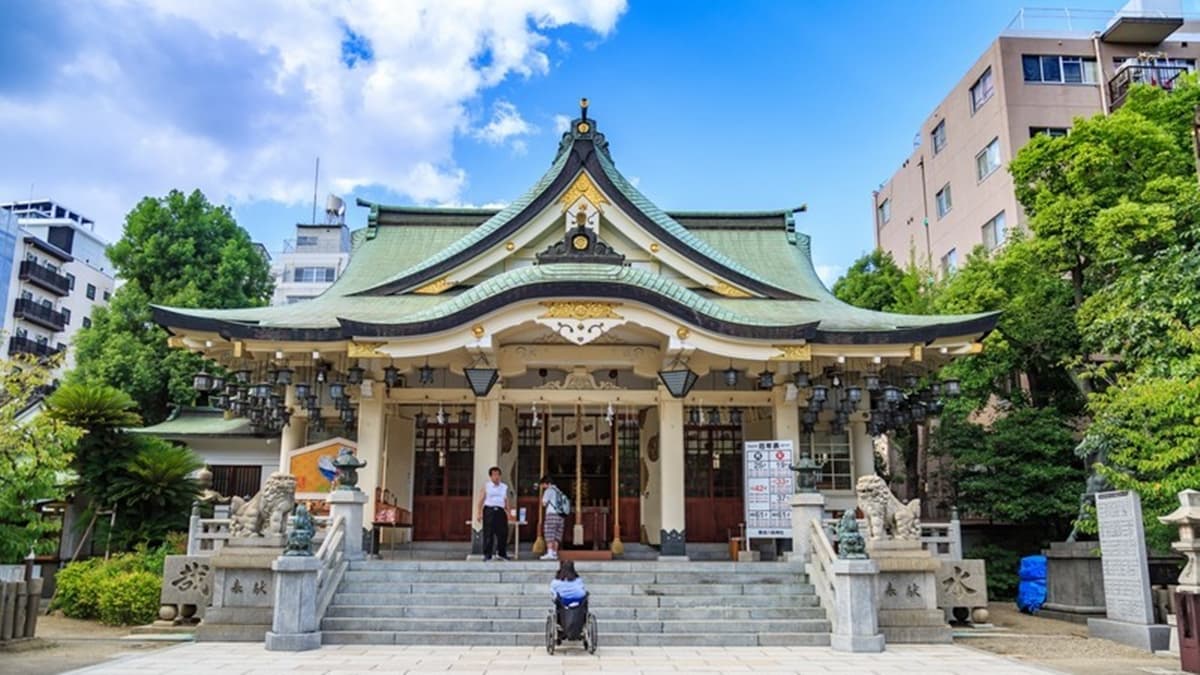 「拜殿」則為祭拜神的地方，裡面也有販售御守。（圖片來源：愛伯特吃喝玩樂全記錄）
