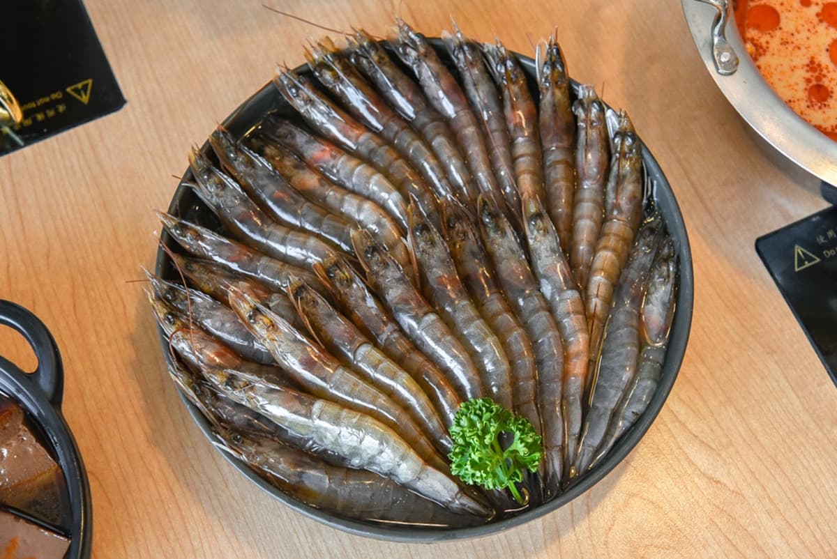 台中298元火鍋吃到飽！蔬菜火鍋料、冰淇淋、咖哩飯任吃，壽星幾歲送幾隻蝦