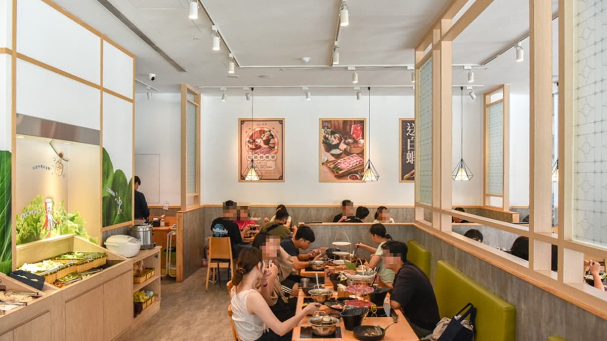 店內座位不少，整體環境寬敞明亮。（圖片來源：2A食旅日記）