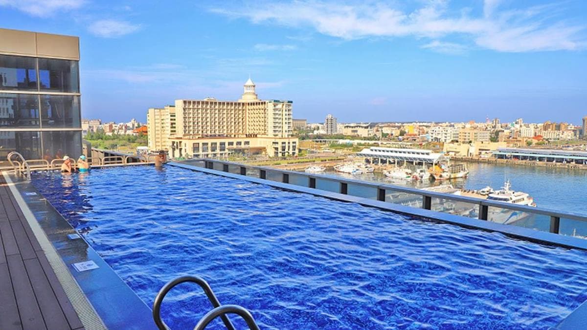 海景無邊際泳池，如置身國外海島度假！（圖片來源：肉魯 走遍全台灣●環遊全世界）