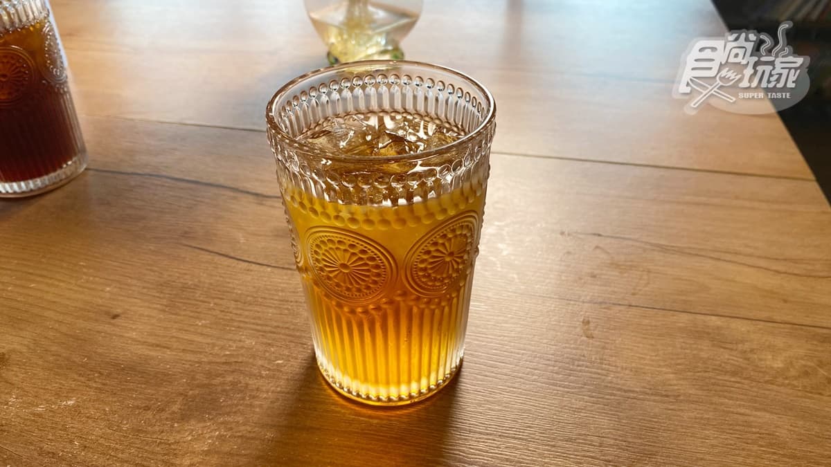 「蜜香紅烏龍茶」經過重發酵，喝起來滋味偏甜。