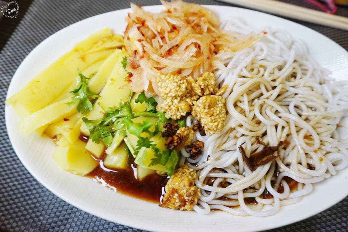 中和高CP值「緬甸一條街」！７間雲滇、泰料消暑開吃：免費小菜、洪金寶也愛