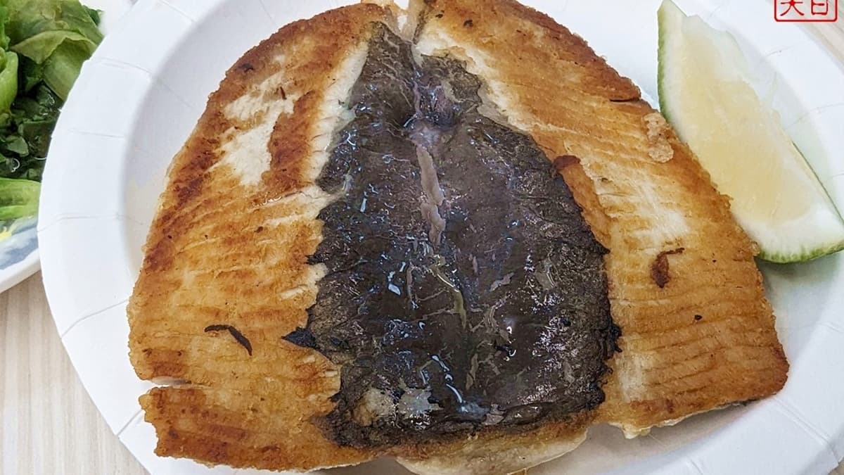 「香煎虱目魚」非常肥美，而且處理得非常乾淨，沒有魚刺。（圖片來源：假日農夫愛趴趴照）