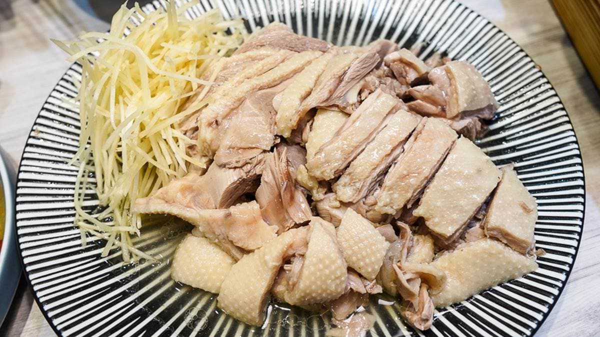 無骨鵝肉吃起來很水嫩，不乾也不柴。（圖片來源：跳躍的宅男）