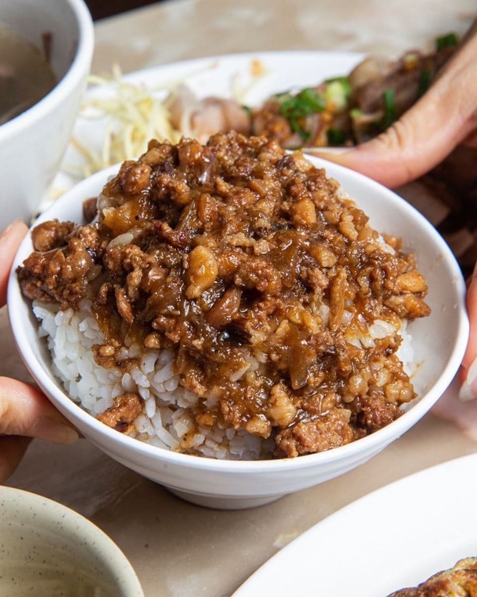 白飯免費吃到飽！「牛肉湯加蛋」老饕激推超銷魂，「爆量牛雜湯」肉比還湯多