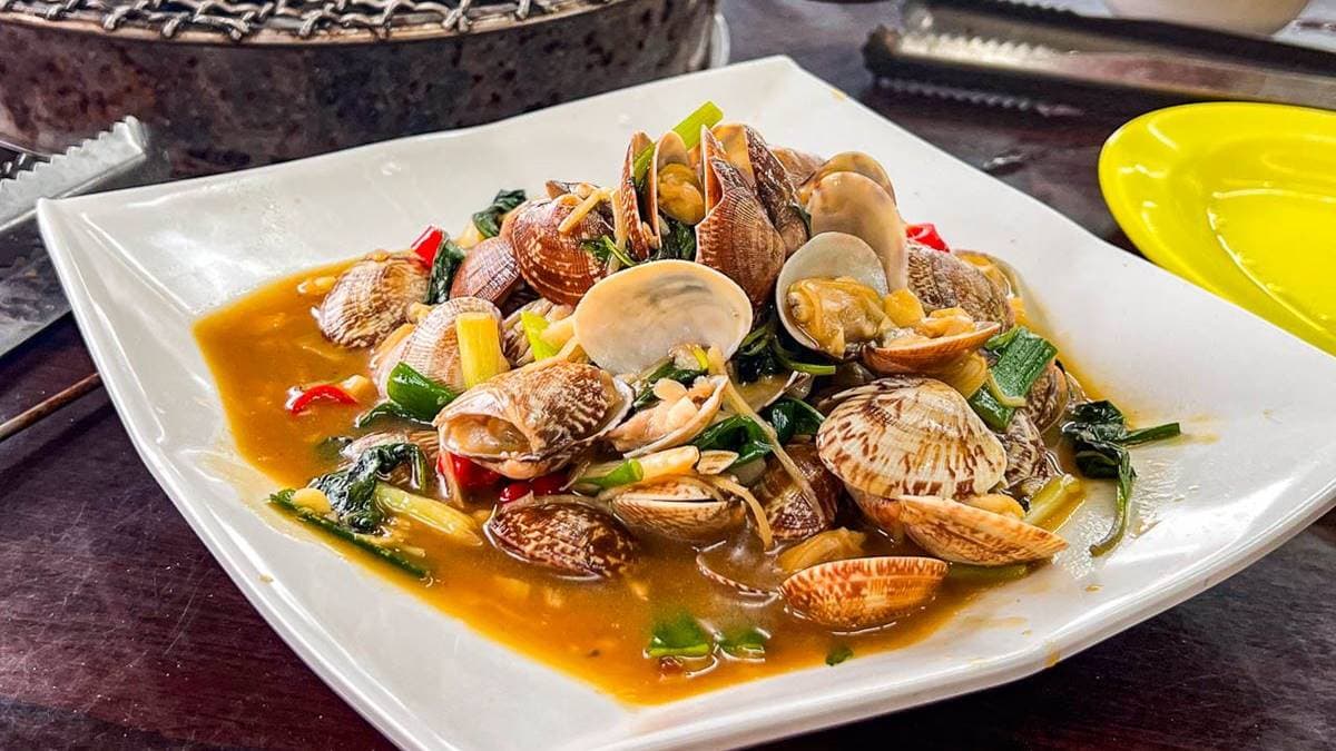 熱炒料理推薦「炒海瓜子」，醬香混著海瓜子鮮香超下飯。（圖片來源：大手牽小手玩樂趣）