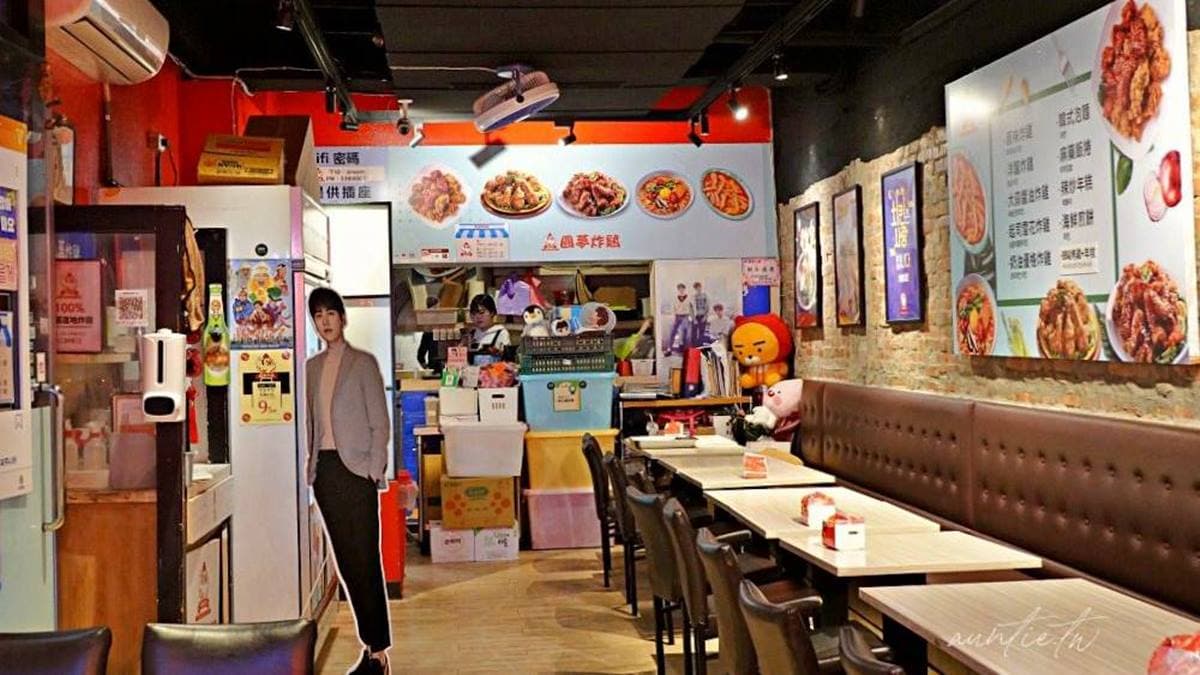 店裡有很多韓國藝人圭賢的照片，還有１個人型看板。（圖片來源：水晶安蹄不務正業過生活）