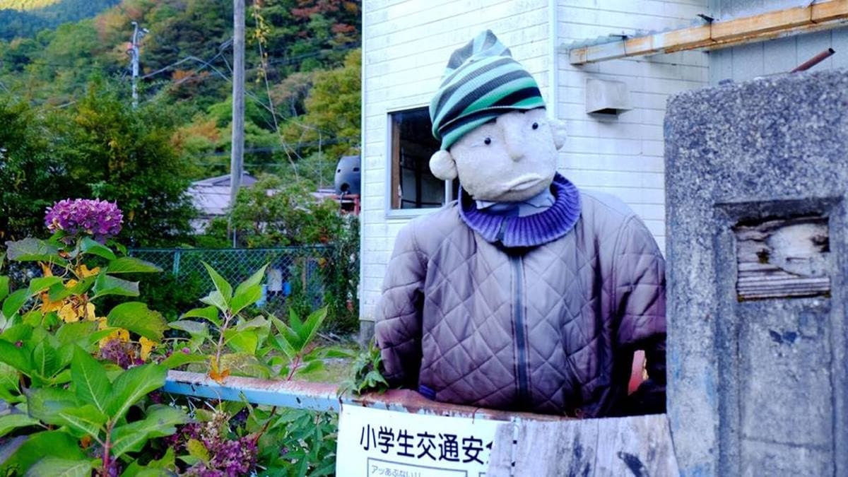 稻草人是綾野女士回故鄉照顧父親閒暇之餘的興趣，第１具就是以父親為雛型。（圖片來源：西莉亞玩樂人生）