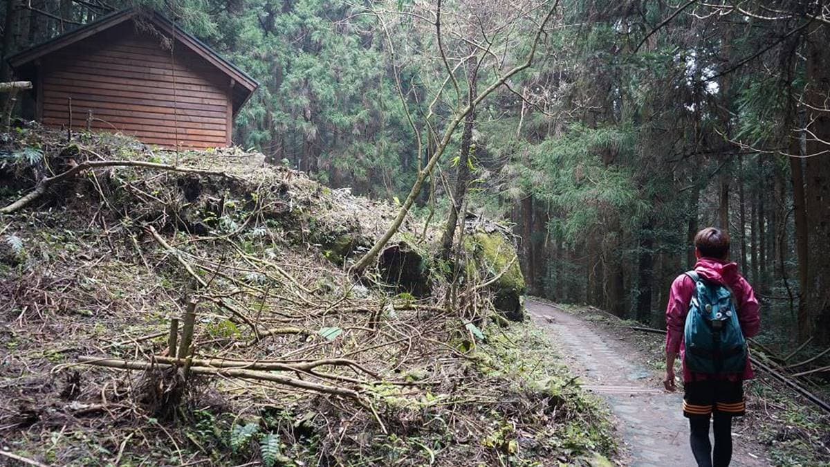 1.8k處也有個避難山屋，在此可以稍作休息。（圖片來源：17jump旅遊攝）
