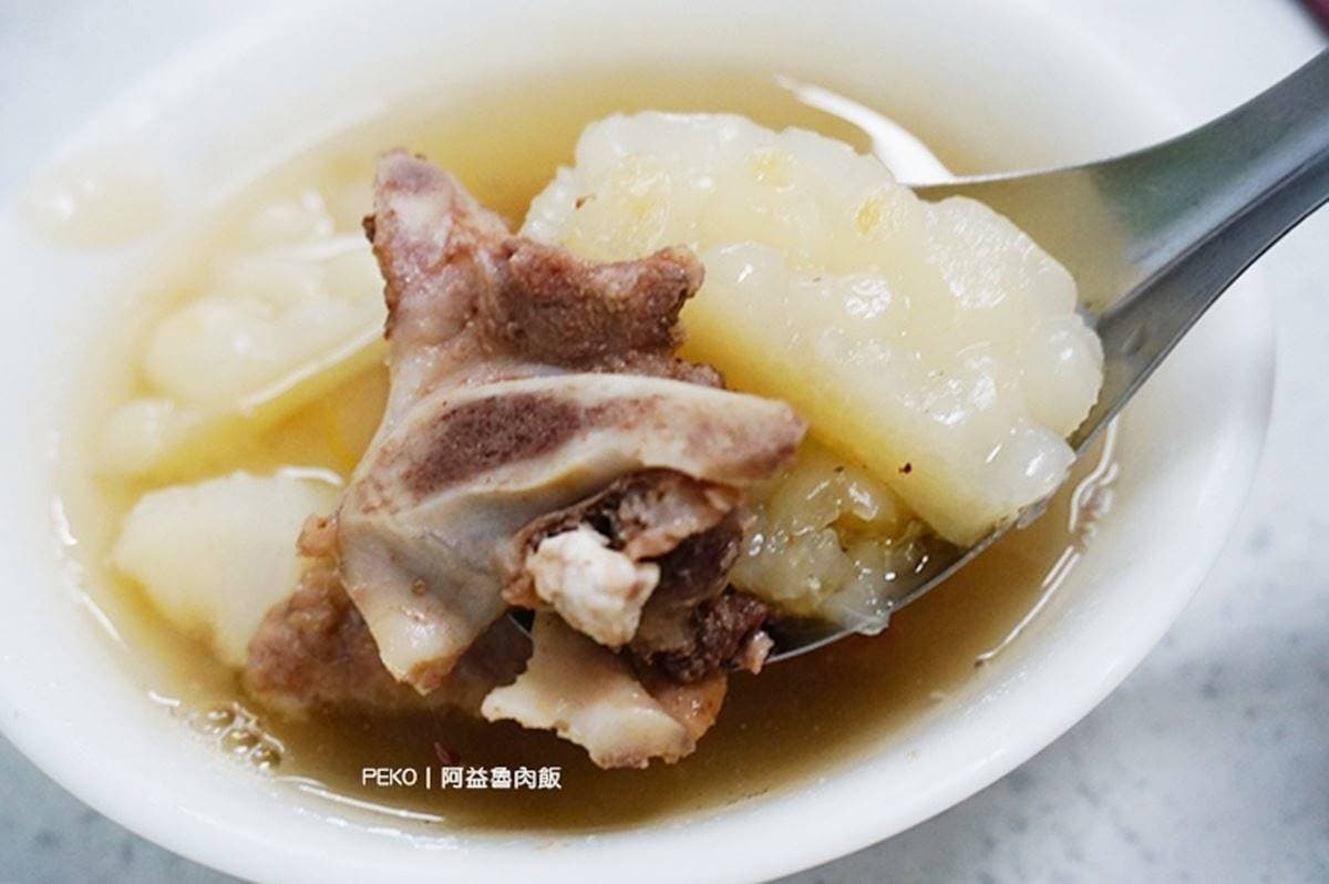 「板橋傳奇５大滷肉飯」之一！15元佛系開吃，銅板價小菜、三杯雞CP值超高