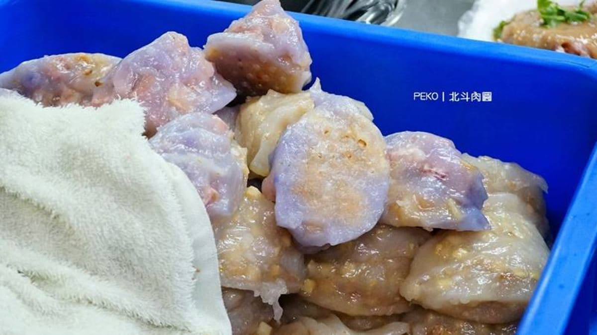 肉圓看起來很飽滿，裡頭的料感覺相當豐富。（圖片來源：PEKO の Simple Life）