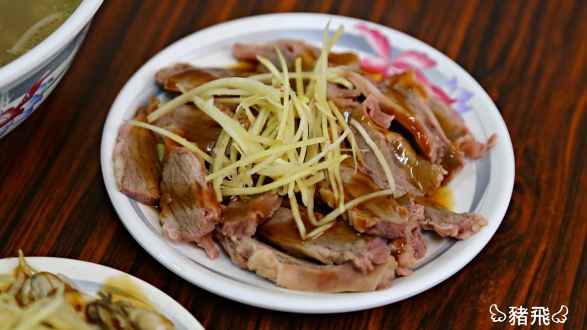 「肝連肉」瘦肉中帶有筋膜的口感，簡單滷漬後切成薄片就能呈現它的滋味。（圖片來源：豬飛小姐的彩色生活）