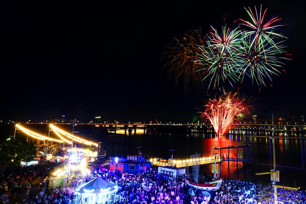 「2023大稻埕煙火」延長到360秒!台北花火秀時間翻倍,再推薦賞煙火私房景點 「2023大稻埕煙火」延長到360秒!台北花火秀時間翻倍,再推薦賞煙火私房景點