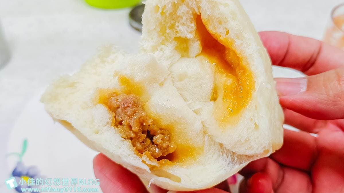 口感上不是QQ的老麵包子，吃起來較為鬆軟。（圖片來源：小佳的幻想世界）