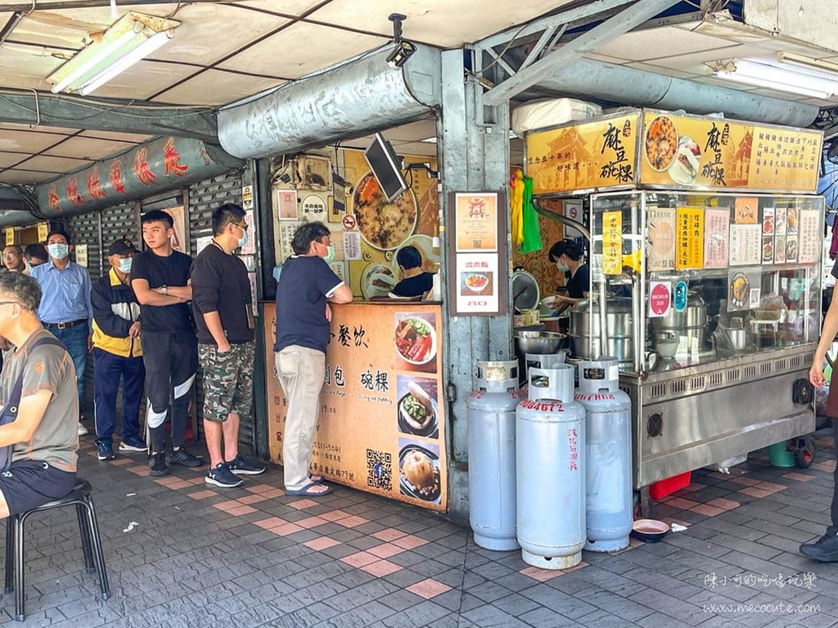 排隊半小時起跳！台北「超強爌肉飯」連３年必比登推薦，配鹹香辣菜脯超唰嘴