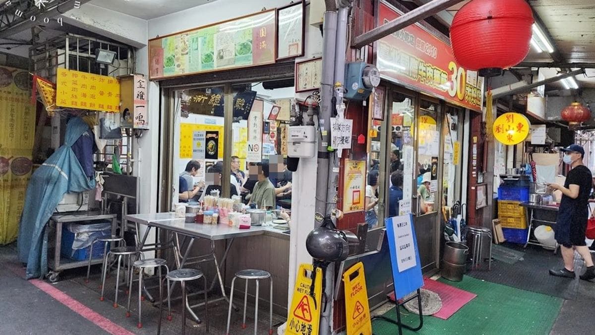 即使不是用餐熱門時段，店內也時常擠滿人，不過餐翻桌率挺高的。（圖片來源：米寶麻幸福滿載）