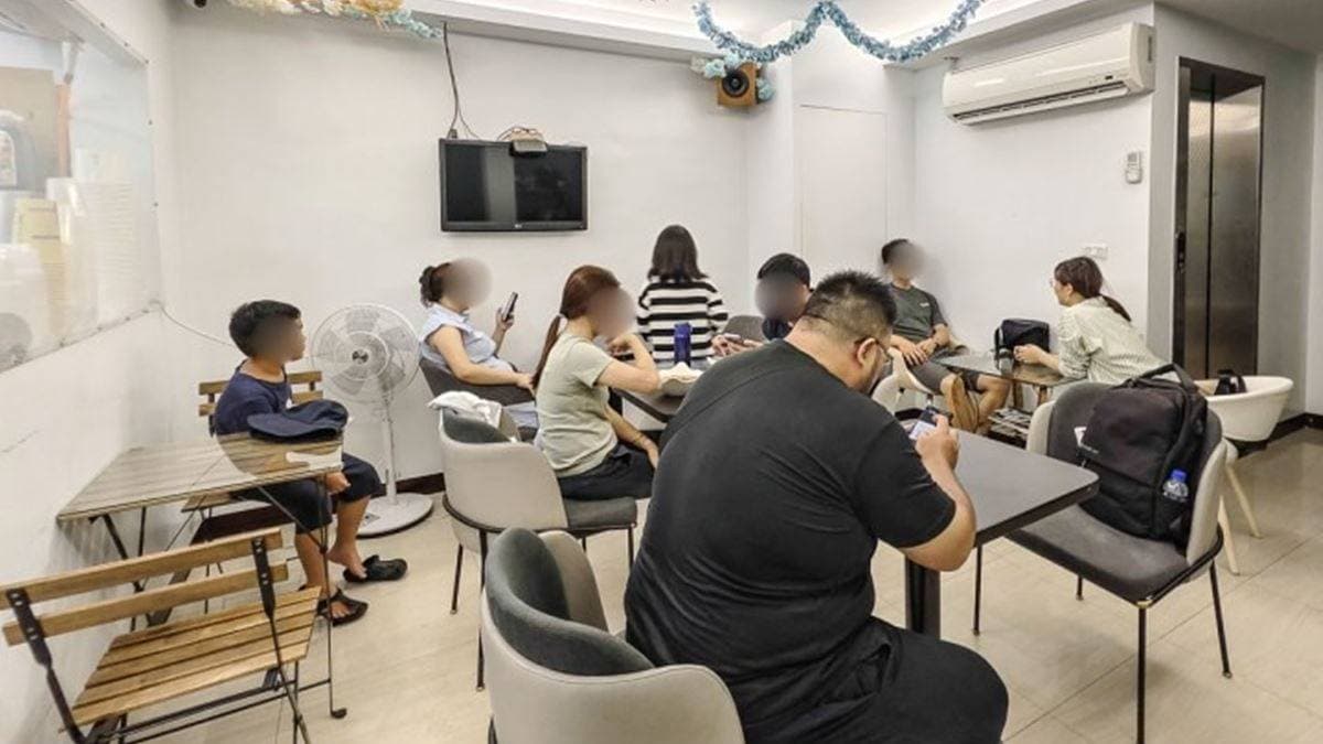 天氣太熱可以走進室內吃冰，裡面還有冷氣。（圖片來源：阿綿吃FUN最大）