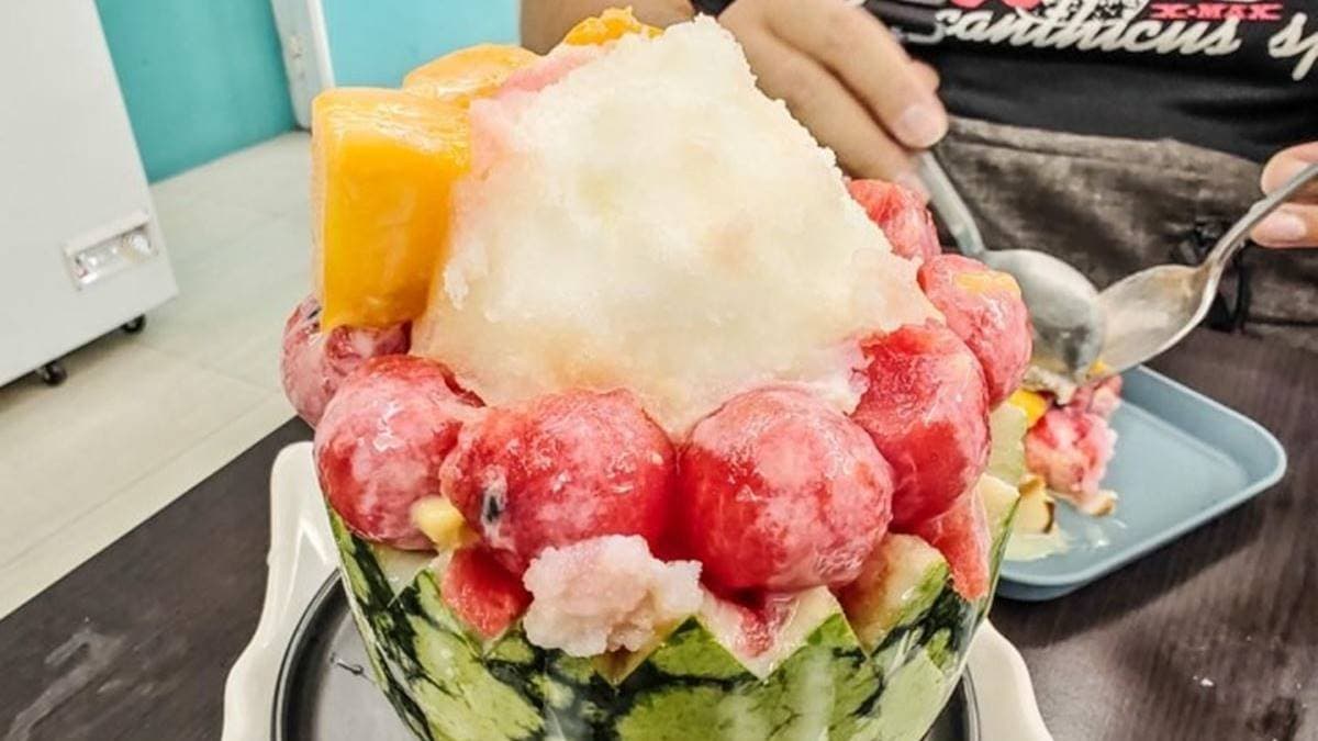 水果裡面還有古早味的香蕉油牛奶清冰，口味相當清爽。（圖片來源：阿綿吃FUN最大）
