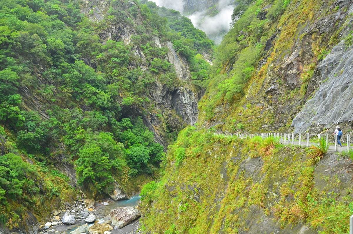 花蓮太魯閣瀑布步道「這天」回歸！絕美「水簾洞」、世界級峽谷如世外桃源