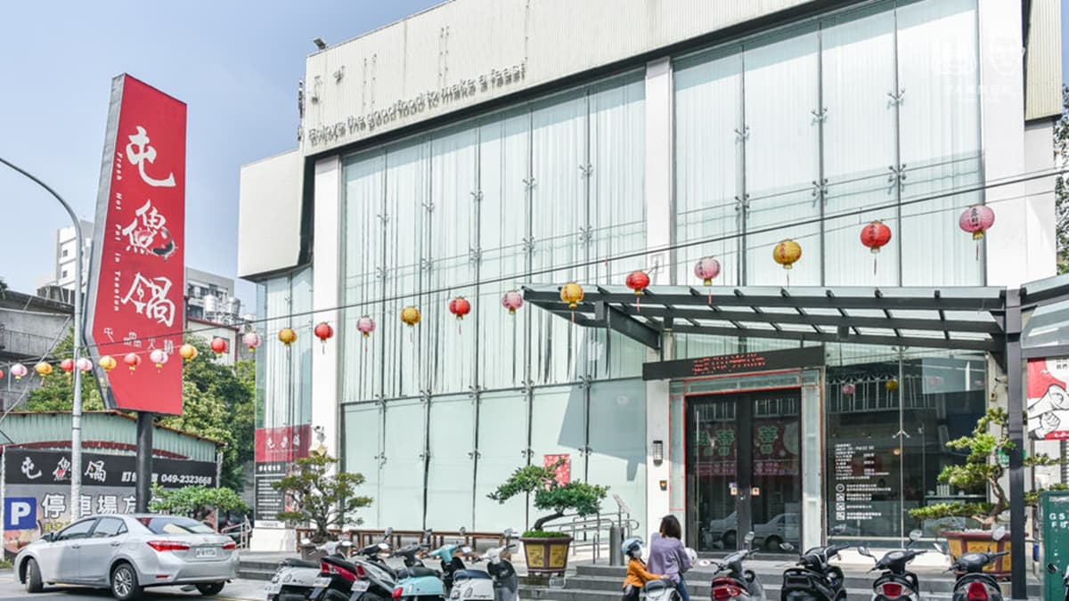 「屯鱻火鍋」是南投草屯超高人氣的吃到飽火鍋店。（圖片來源：2A食旅日記）