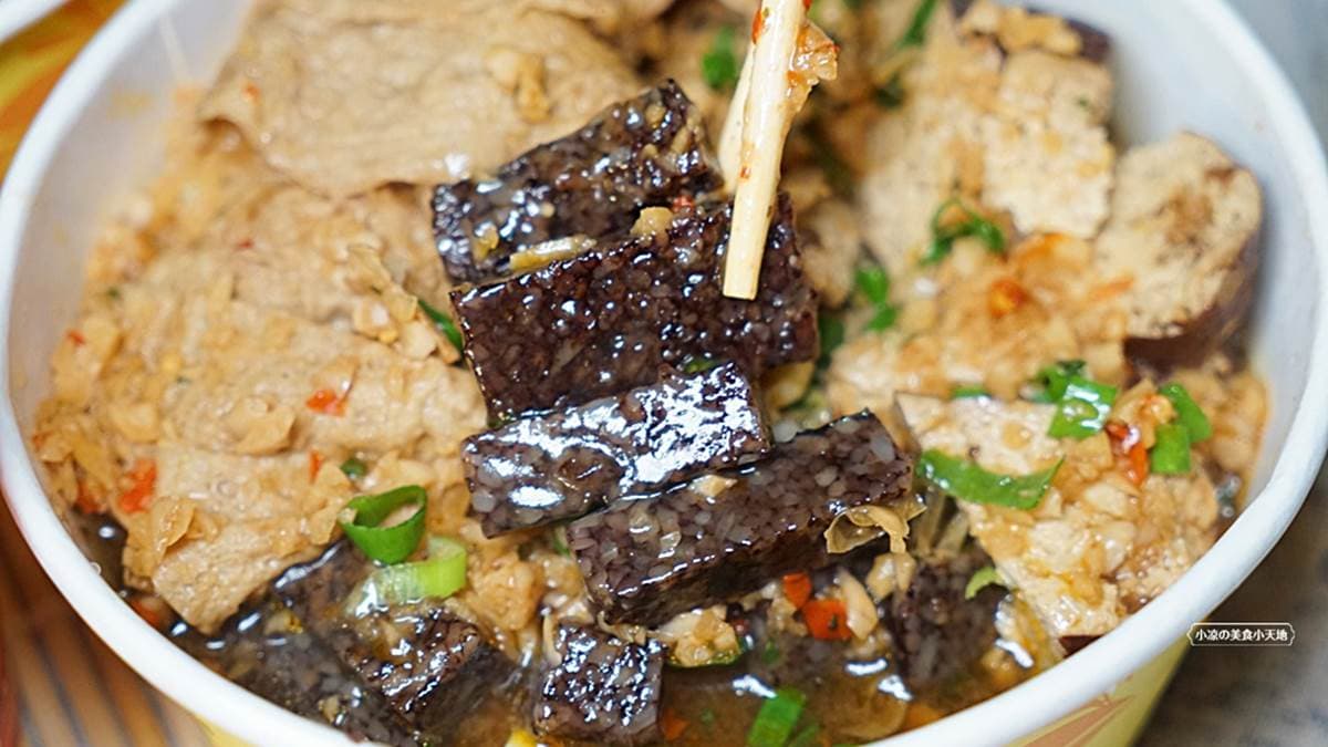 米血吃起來軟Q又不爛，加辣醬吃很唰嘴。（圖片來源：小涼的美食小天地）