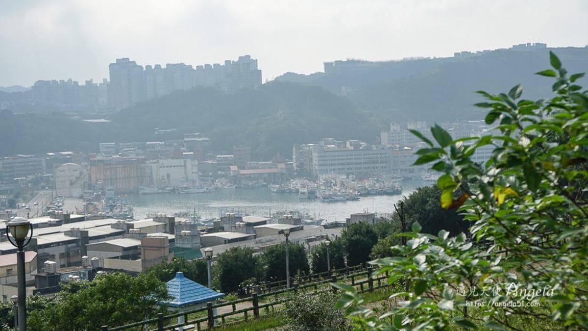 可以從65高地停車場這端的忘憂谷觀海平台進入，走起來比較輕鬆。（圖片來源：遇見天使Angela）