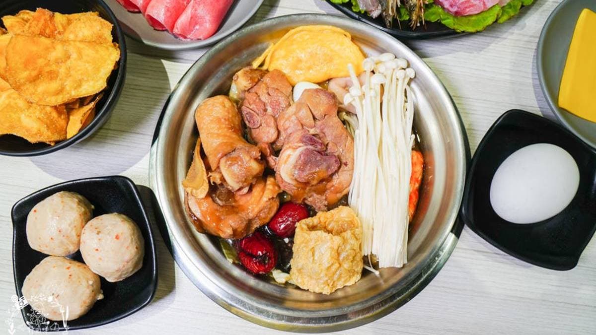 「九鼎鍋」是位在高雄的24小時平價小火鍋。（圖片來源：野田咩的美食書國）