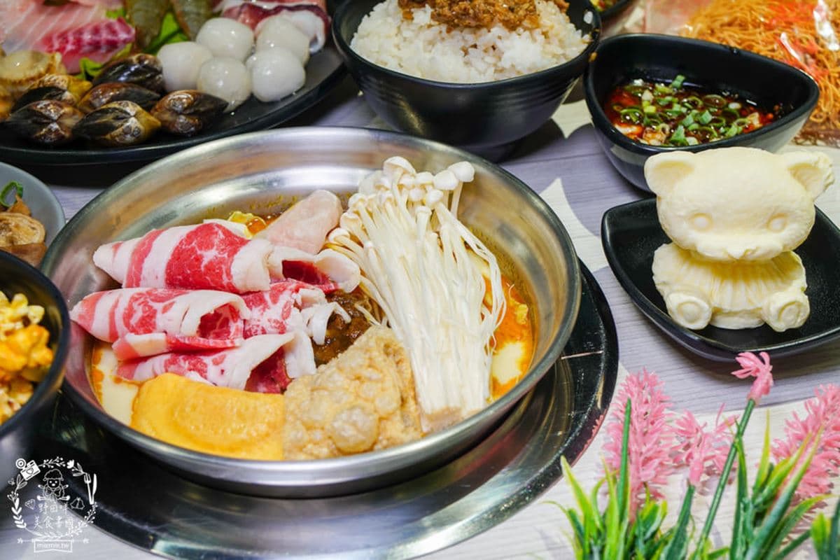 150元起自助吧吃到飽!高雄「平價火鍋」24小時營業,瓜仔肉飯、冰淇淋無限吃 150元起自助吧吃到飽!高雄「平價火鍋」24小時營業,瓜仔肉飯、冰淇淋無限吃