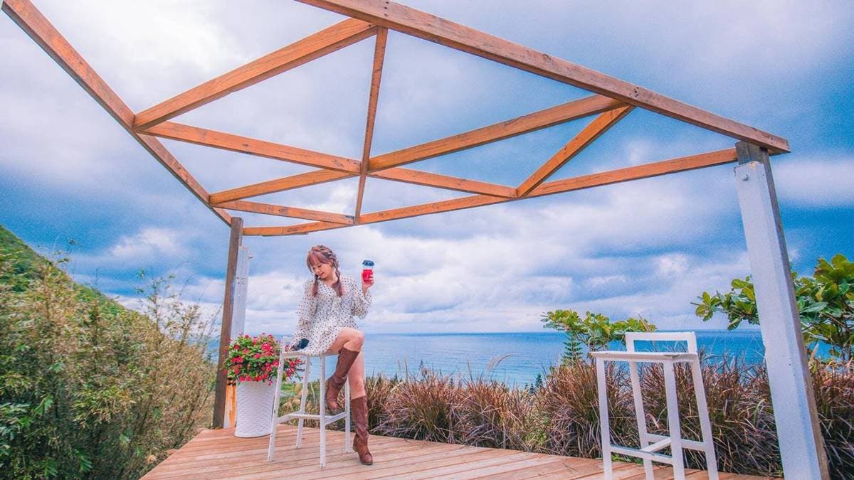 在山坡下還有１個三角露天平台，也是隨便拍隨便美。（圖片來源：大手牽小手玩樂趣）