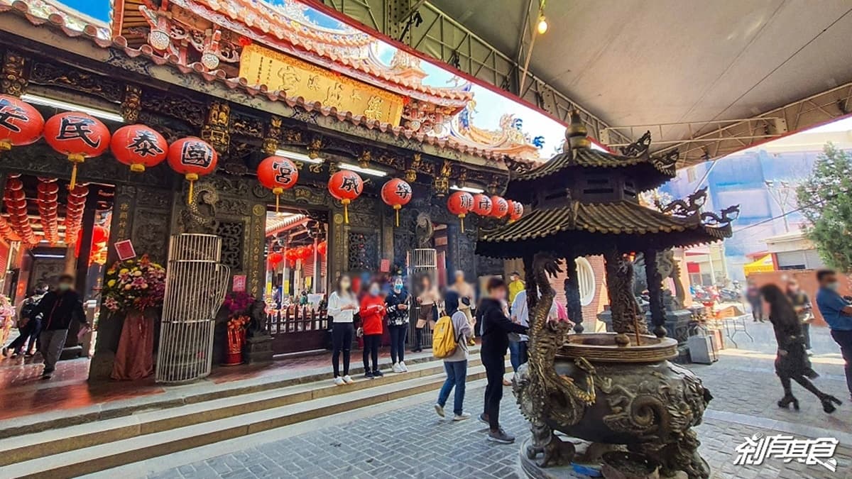 「樂成宮」非常貼心的為大家製作了參拜路線，第一步就是先拜天公爐。（圖片來源：剎有其食）