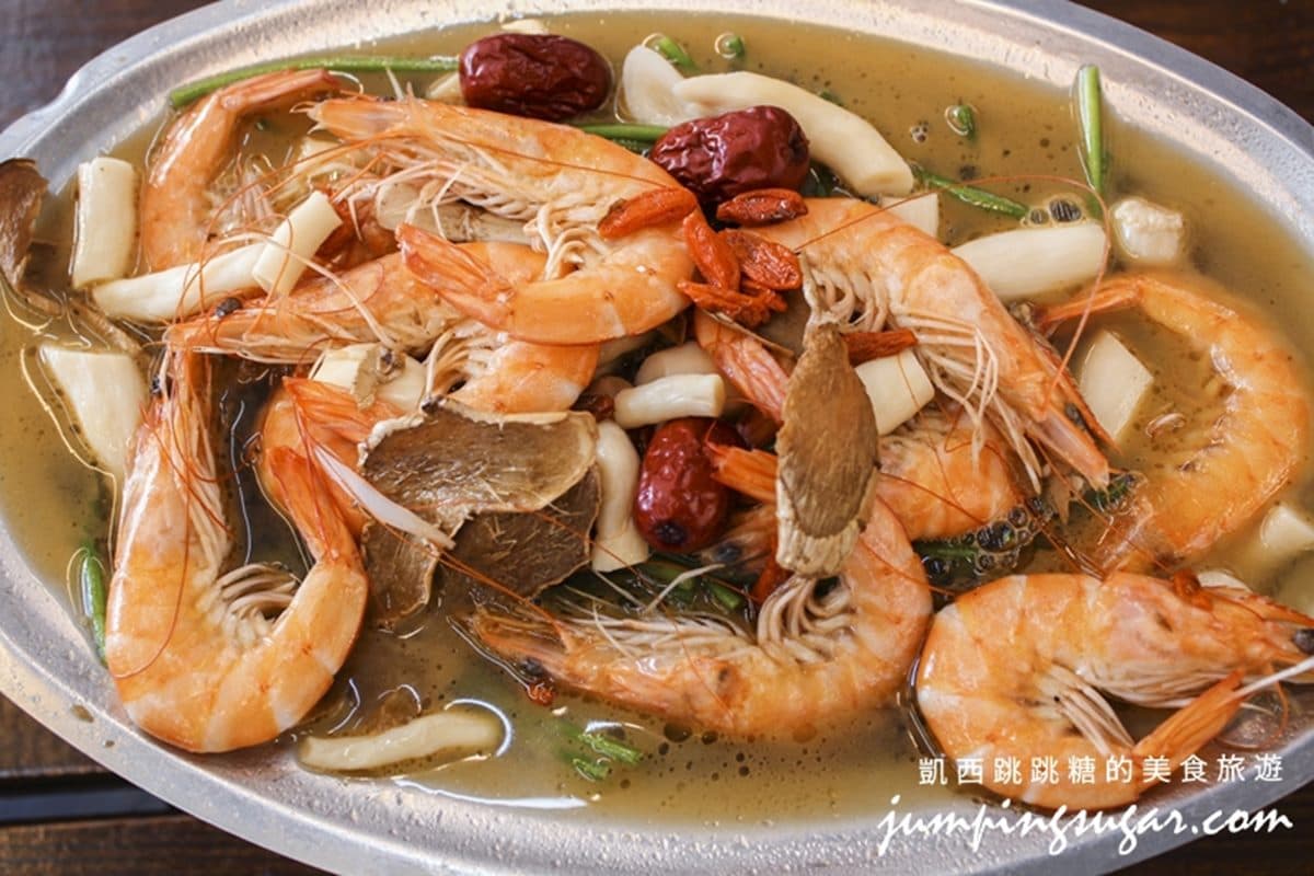 宜蘭十大必吃美食！4.5星「黃金窯烤雞」皮脆肉嫩超多汁，米其林主廚也推薦